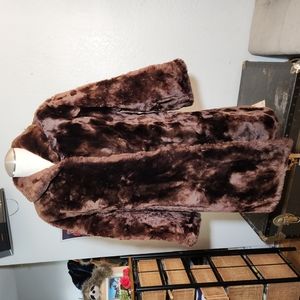 VINTAGE FAMOUS BARR Fur Salon St. Louis Faux Fur Jacket M